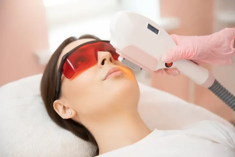 laser, and cosmetic in beauty clinic in muscat and sohar - الليزر والتجميل في عيادات التجميل بمسقط وصحار
